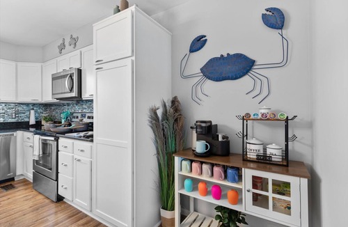 Deep Hole House | Central Location~Walk 2 Dining! Beach Pass & Gear!
