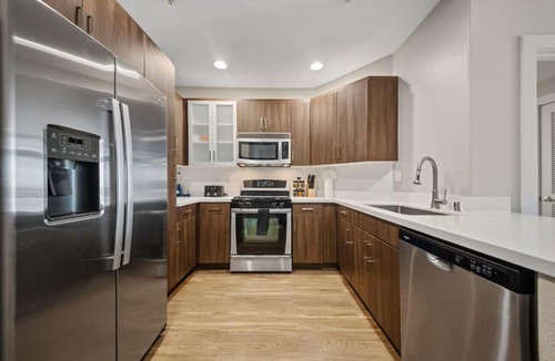 Westwood Apartment | Central Los Angeles Gem I Spacious 2BR 2BA I Spa Parking