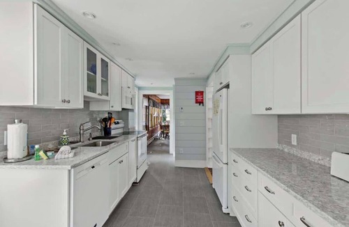 Wellfleet House | Centrally Located Wellfleet 5 Bedroom