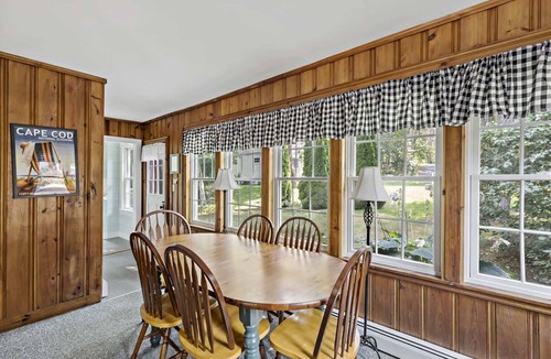 Wellfleet House | Centrally Located Wellfleet 5 Bedroom