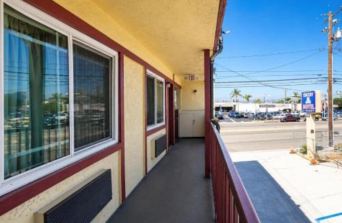 Buena Park Hotel | Century Motel Buena Park Disneyland