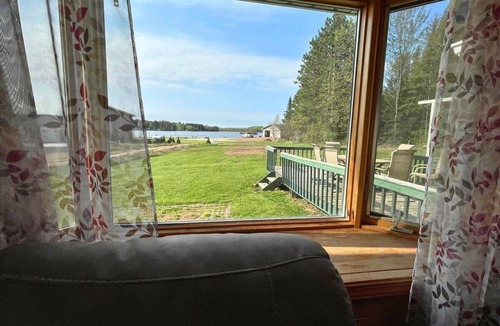 Phillips House | Chain of Lakes Lodge, 4-br lakefront with 2 docks