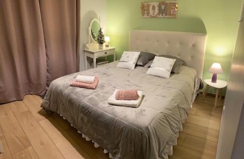 Saint-Maximin Bed & Breakfast | Chambre d'hôtes la Suite Maximinoise parking privé à 5mn de Chantilly et à proximité de Senlis et autoroute A1,Parc Astérix, Pierrefonds, Compiegne, Aéroport Roissy Charles de Gaulle