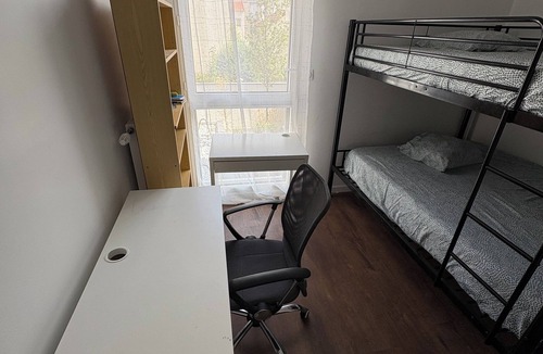 Bois-Colombes Bed & Breakfast | Chambre en colocation chez l'habitant, à 16 min de paris en métro,parking