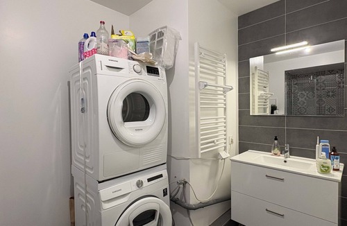 Bois-Colombes Bed & Breakfast | Chambre en colocation chez l'habitant, à 16 min de paris en métro,parking