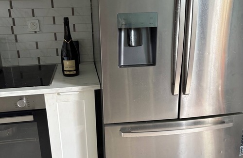 Bois-Colombes Bed & Breakfast | Chambre en colocation chez l'habitant, à 16 min de paris en métro,parking