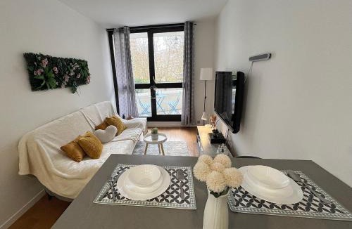 Front de Lac House | Chambre Rivage - Colocation - Métro 8 - RER 5 min