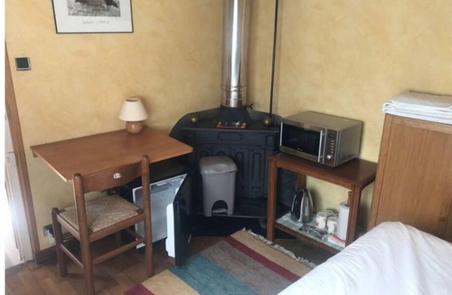 Porchefontaine Bed & Breakfast | Chambre12 m2 Tout Confort, Au Calme, Indépendante