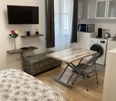 Notre-Dame Apartment | Charmant Studio à Versailles