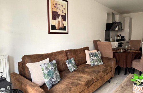 Le Blanc-Mesnil Apartment | Charmant T2 moderne proche Paris, CDG, Parc Expo & parking privé