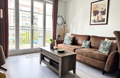 Le Blanc-Mesnil Apartment | Charmant T2 moderne proche Paris, CDG, Parc Expo & parking privé