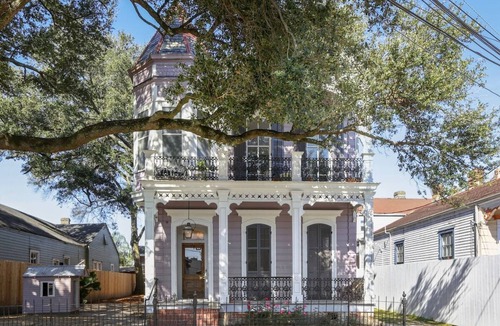 Faubourg Livaudais Apartment | Charmed 1886 Garden District