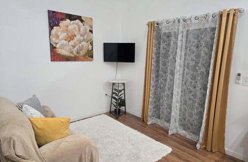 Moreno Valley House | Charming 1-bedroom 500 Sq. Ft. back house in nice neighborhood of Moreno Valley,
