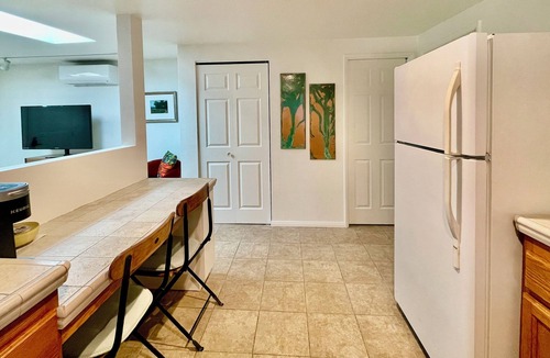 Ojai House | Charming 1-bedroom guesthouse in desirable Ojai close to town with private yard