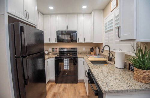 Yuma Apartment | Charming 1-Bedroom with AC, private yard, & full kitchen