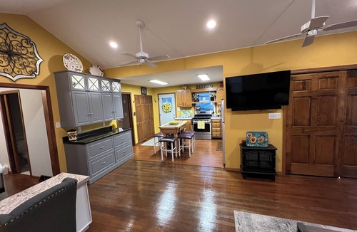 Paddock Lake House | Charming 2-bedroom Channel house and kayaks in Paddock Lake