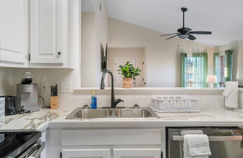 Gunter Afs House | Charming 2-Bedroom Home.Pet Friendly.2 Min From Baptist East