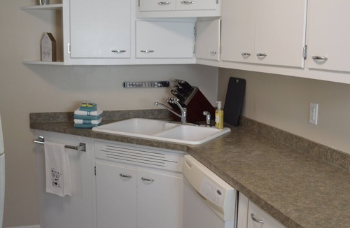 Slatterly Park House | Charming 2-Bedroom house along city trail 1 mile from Mayo Clinic and downtown.