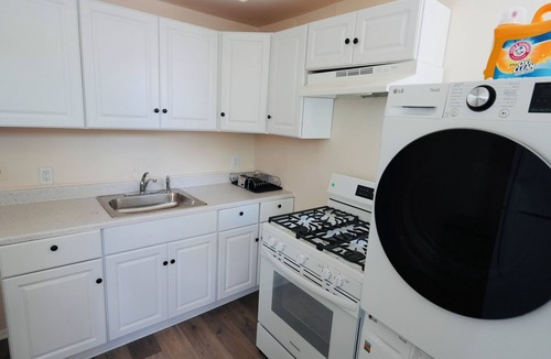 Truxton Circle House | Charming 2-bedroom rowhome with WiFi, AC in Downtown Washington