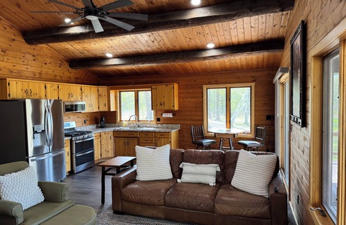 Pequot Lakes Cabin | Charming 2-bedroom lake cabin in lovely Pequot Lakes