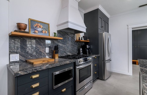 Santa Paula House | Charming 2-bedroom bungalow in Santa Paula with WiFi, AC