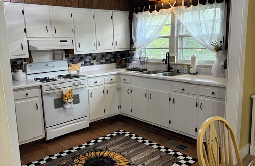 Water Valley House | Charming 2-bedroom house with WiFi, HVAC in awesome Water Valley
