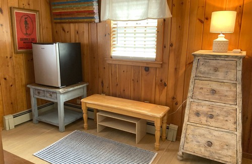 South Yarmouth House | Charming 3 bedroom & 3 full bath house in S. Yarmouth with AC - walk to beach!