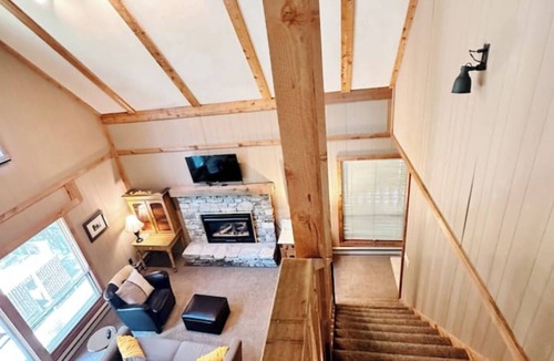 Sister Bay Ski Chalet | Charming 3-bedroom chalet with AC and WiFi in Sister Bay