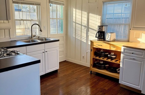 South Yarmouth Cottage | Charming 3-bedroom cottage in Yarmouth 4min walk to the beach