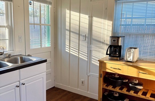 South Yarmouth Cottage | Charming 3-bedroom cottage in Yarmouth 4min walk to the beach
