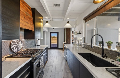 Palm Springs House | Charming 3-bedroom Equestrian farmhouse with WiFi, AC in welcoming Thermal