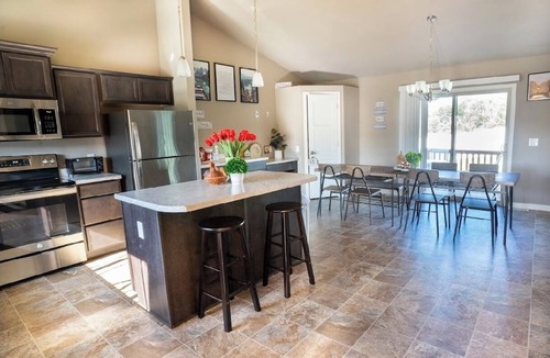 North Central Omaha House | Charming 3-bedroom house in beautiful Omaha with WiFi, AC