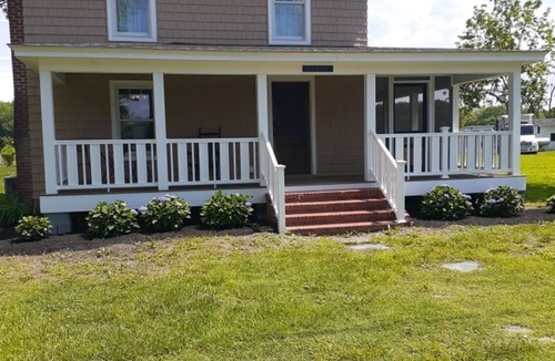 Claiborne House | Charming 3-bedroom in Village of Claiborne BOOK 3 NIGHTS GET 4TH FREE STRN26-6