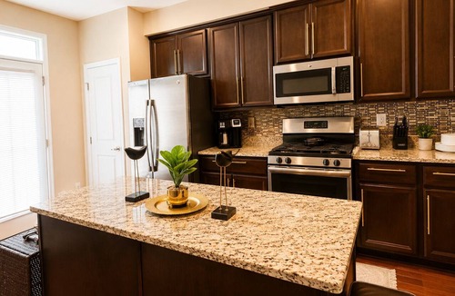 Aldie House | Charming 3-bedroom townhome in peaceful Aldie