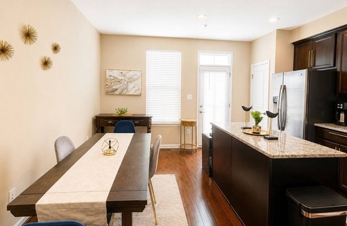 Aldie House | Charming 3-bedroom townhome in peaceful Aldie