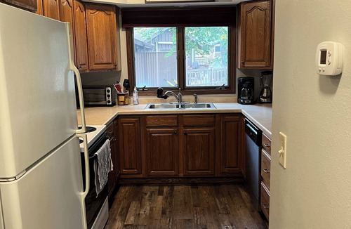 Nekoosa Cottage | Charming 3-bedroom waterfront cottage in beautiful Nekoosa with AC