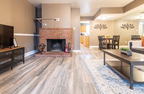 Northeast Alexandria House | Charming 3BR House | CozySuites | Pool Table