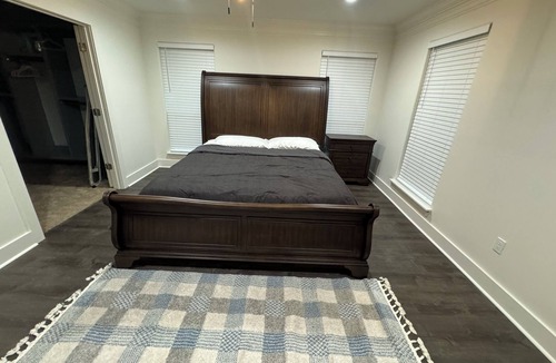 Zachary House | Charming 4-bedroom house with WiFi, AC in tranquil Zachary