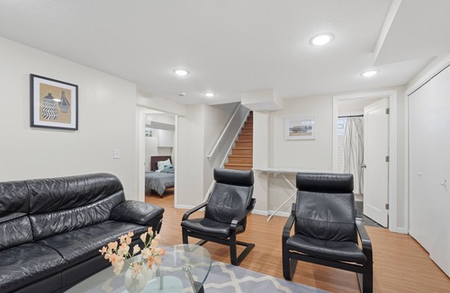 Highland House | Charming 4BR Home; 3 Levels; Near Airport & MOA