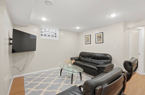 Highland House | Charming 4BR Home; 3 Levels; Near Airport & MOA