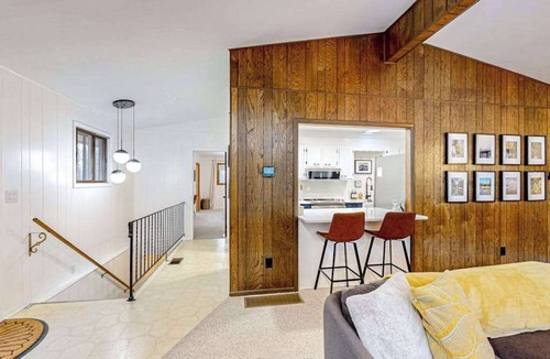 Crellin House | Charming 4BR Home - HOT TUB - Oakland