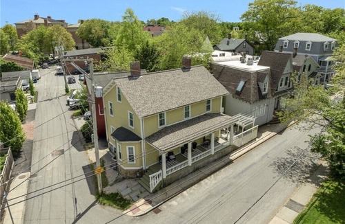 Top of the Hill House | Charming 5-bedroom coastal escape in historic Newport