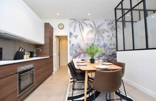 Saint-Vincent-de-Paul Apartment | Charming Apartment -3br/6p-gare du Nord/montmartre