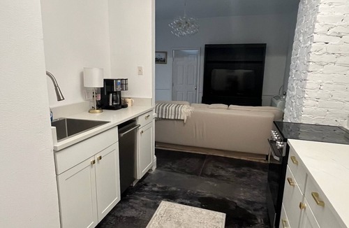 Irish Channel Apartment | Charming Apartment in the Irish Channel with Private Courtyard