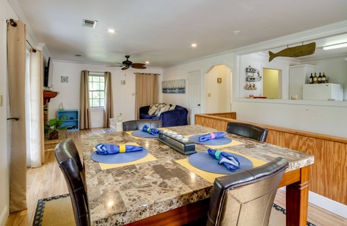 Shoreline Park Cottage | Charming Bay St Louis Cottage - 4 Mi to Casino!