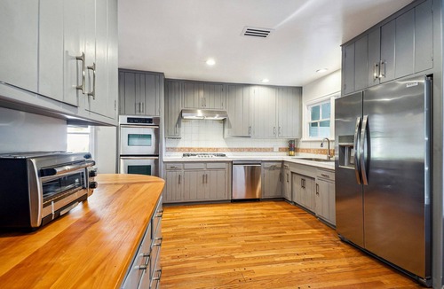 Bel Air House | Charming Bel Air Escape,3BR Villa with Views & Pool in Los Angeles