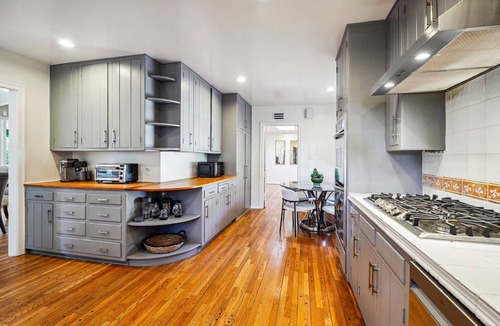 Bel Air House | Charming Bel Air Escape,3BR Villa with Views & Pool in Los Angeles
