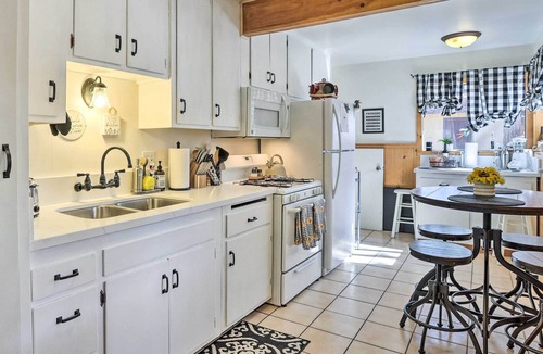 Peter Pan Cabin | Charming Big Bear Cabin w/ Gas Grill