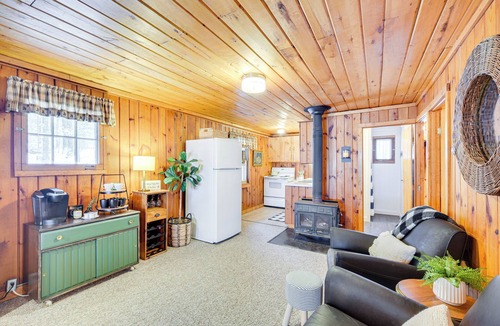 Hayward Cabin | Charming Cabin on Grindstone Lake