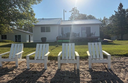 Richwood Cabin | Charming Cabin with Sandy and Shallow Shore, Perfect for Family Fun